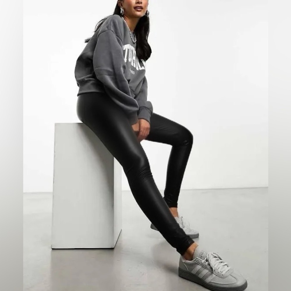 Faux Leather Leggings – Size S – Stretch Fit – Sleek Style
